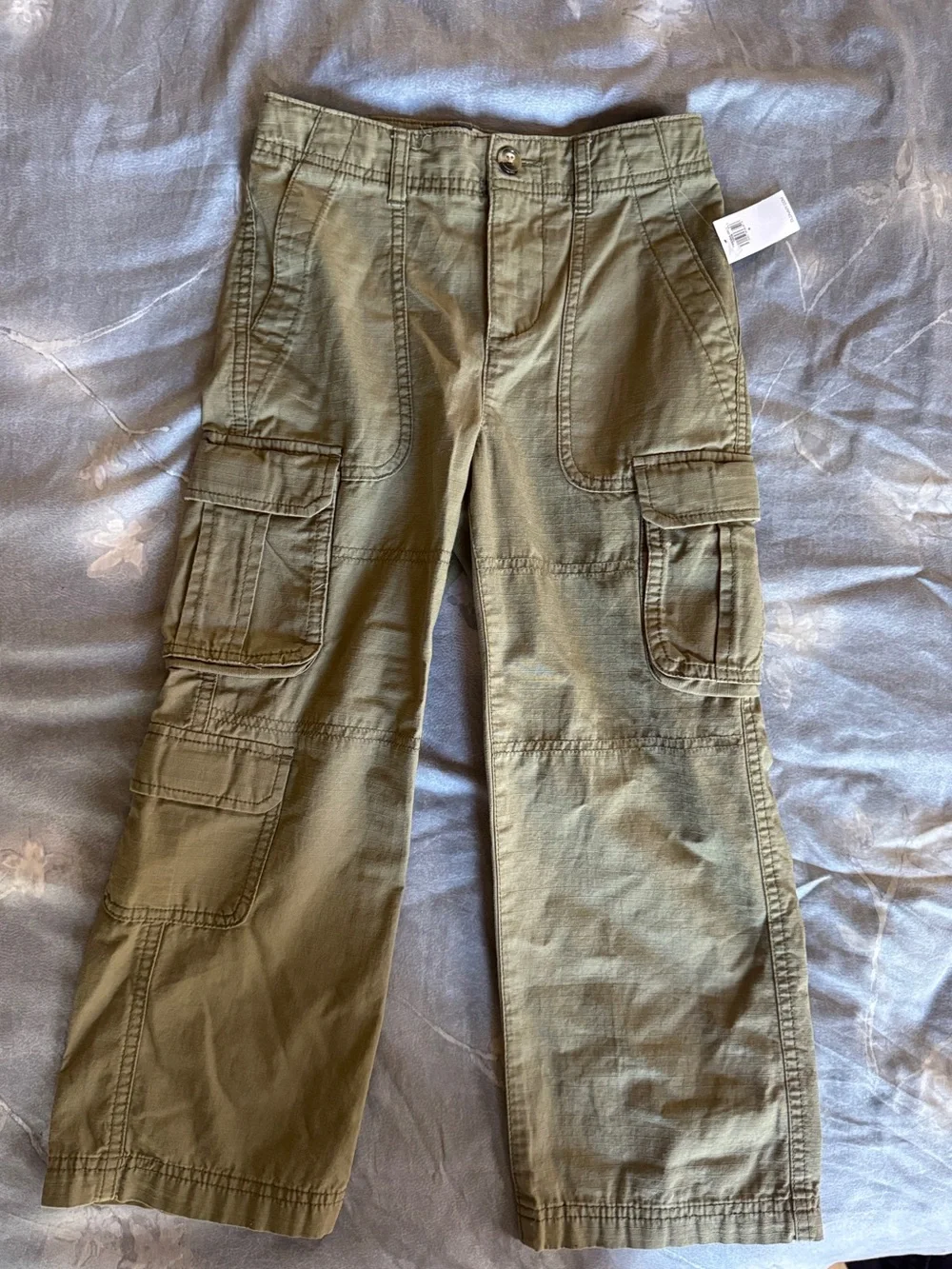 Kids Baggy Cargo Pants in Olive Green size 6